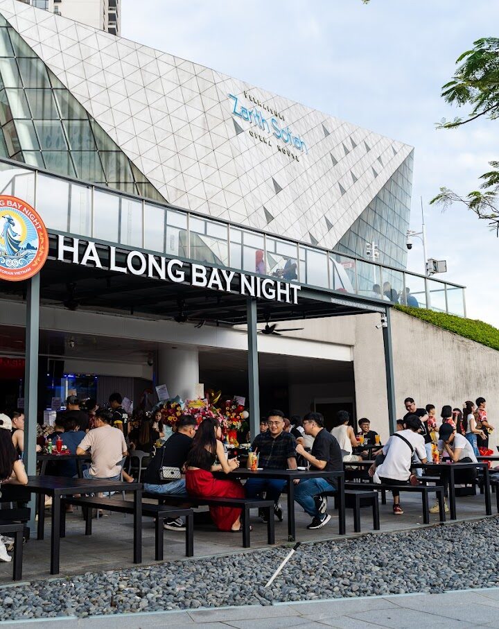 ha long bay night