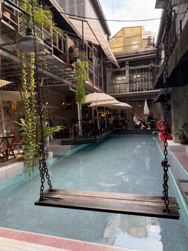 “KL Cafe”