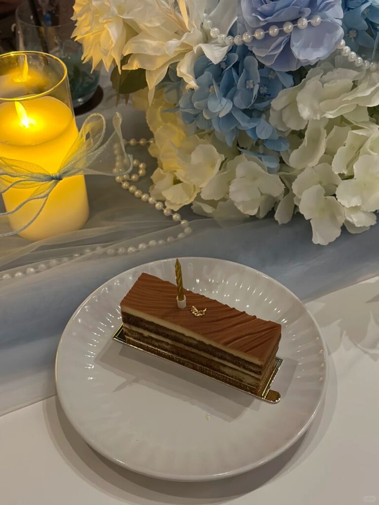 Blossom A GlassMansion